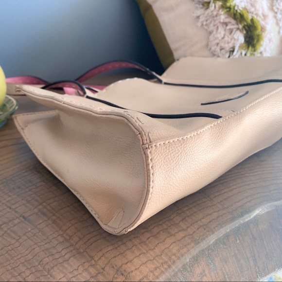 Liz Claiborne Nude Shoulder Bag w/ Compartments - Picture 9 of 10